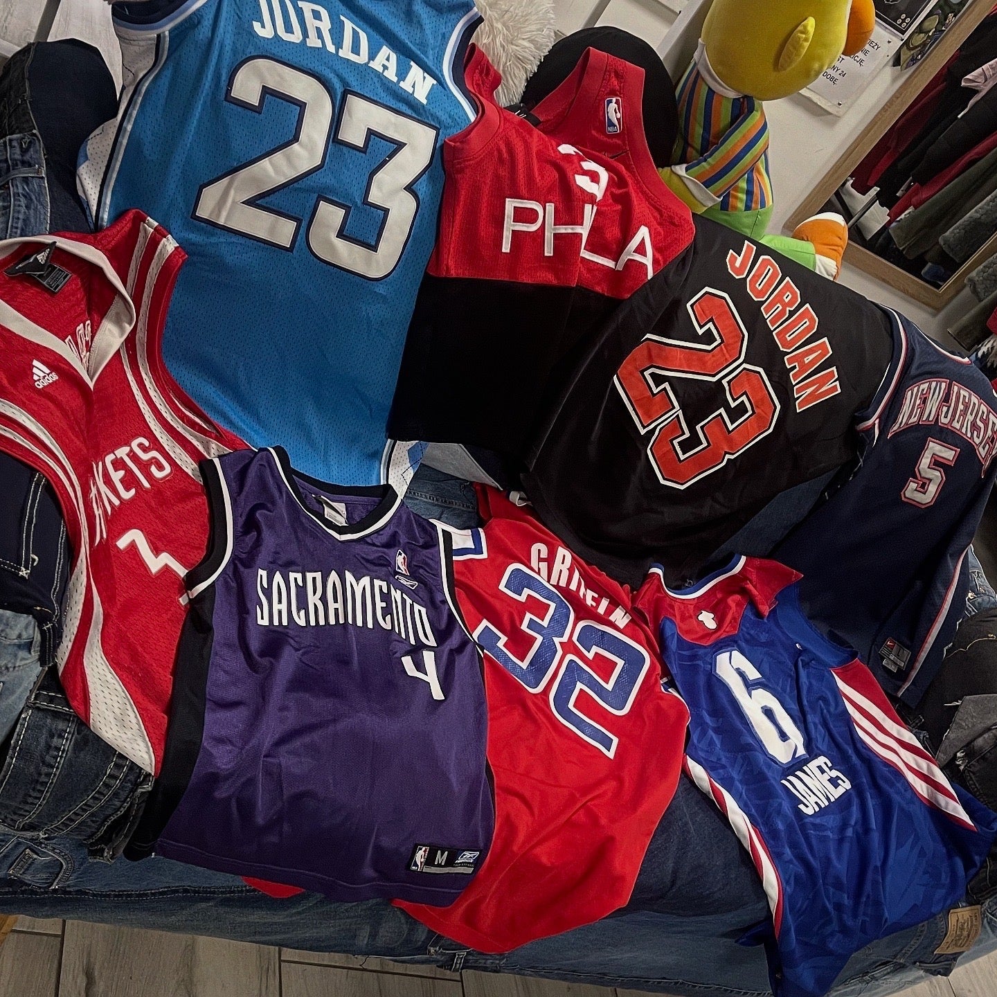 Gdzie sprzedać ubrania we Wrocławiu? Nie każdy model współpracy wygląda tak samo