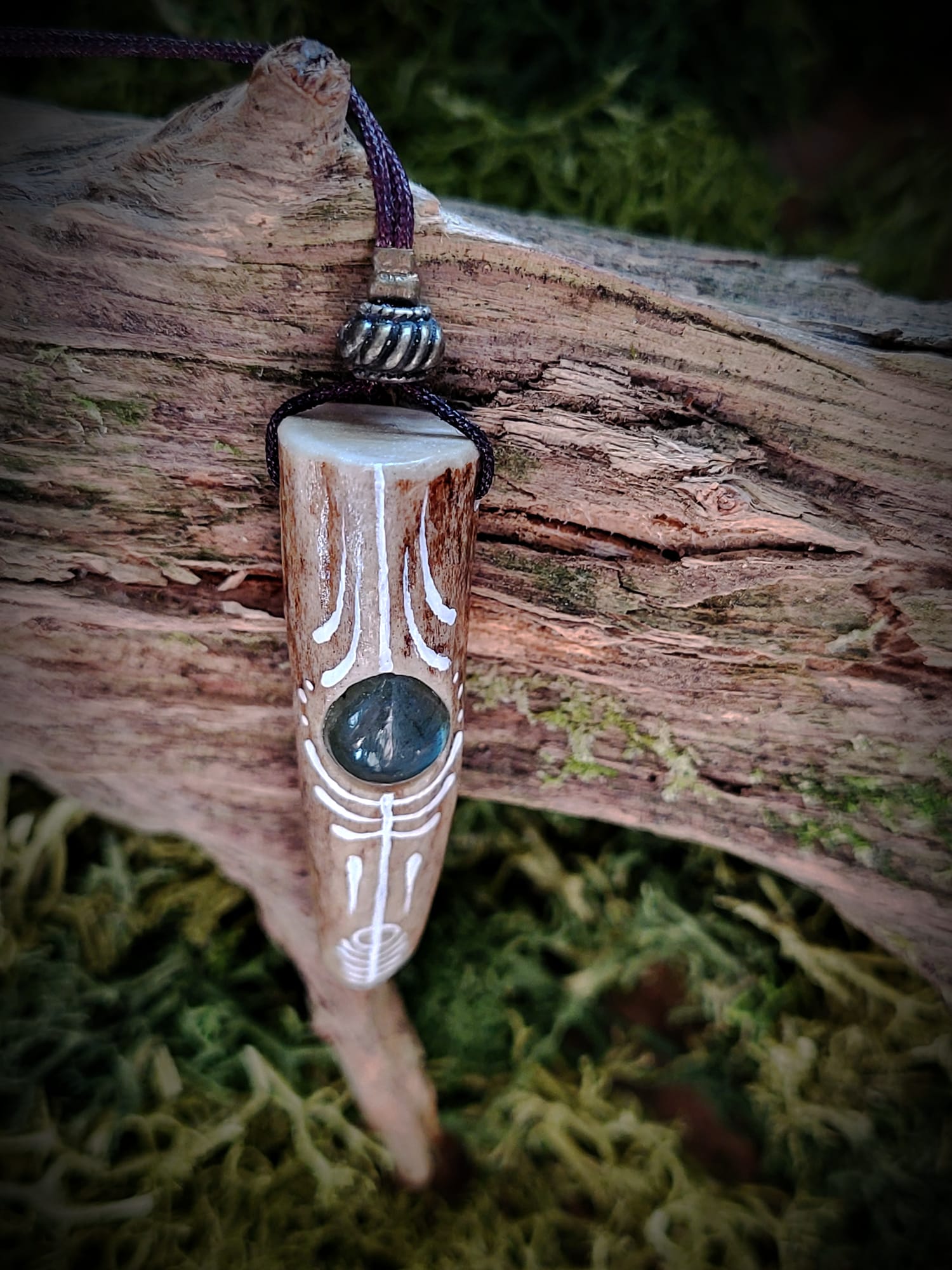 Forest talisman leśny naszyjnik - sarni ,,kieł” z labradorytem
