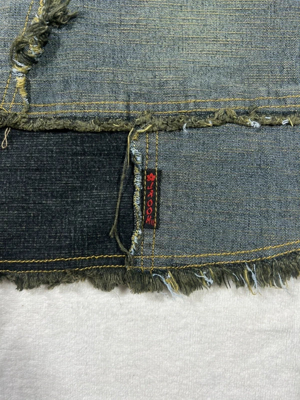 jeansowy top z przeszyciami