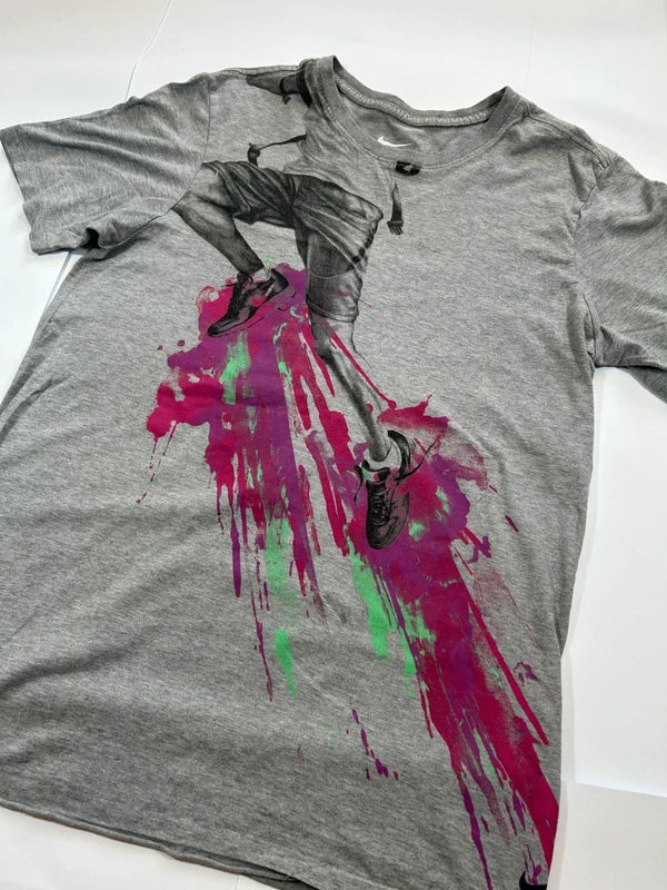 Koszulka Nike z spell out grafika na środku