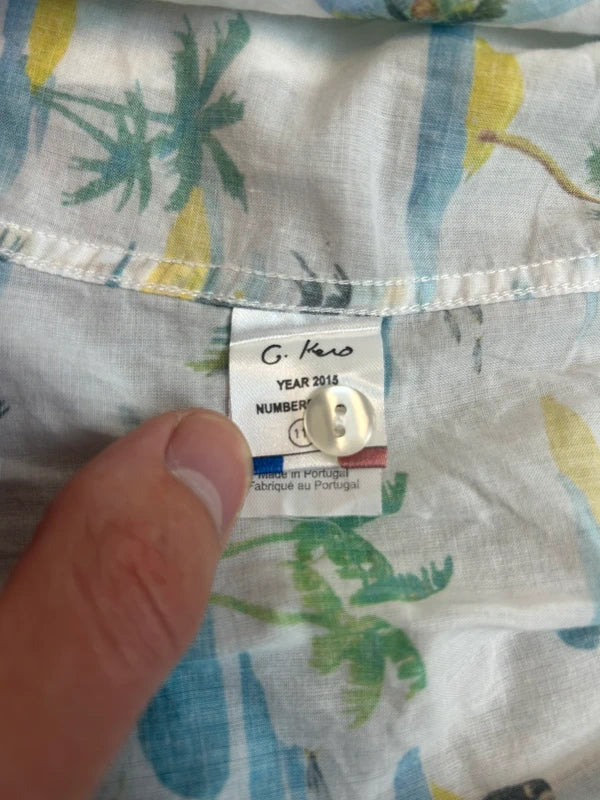 Koszula w hawajskim stylu
