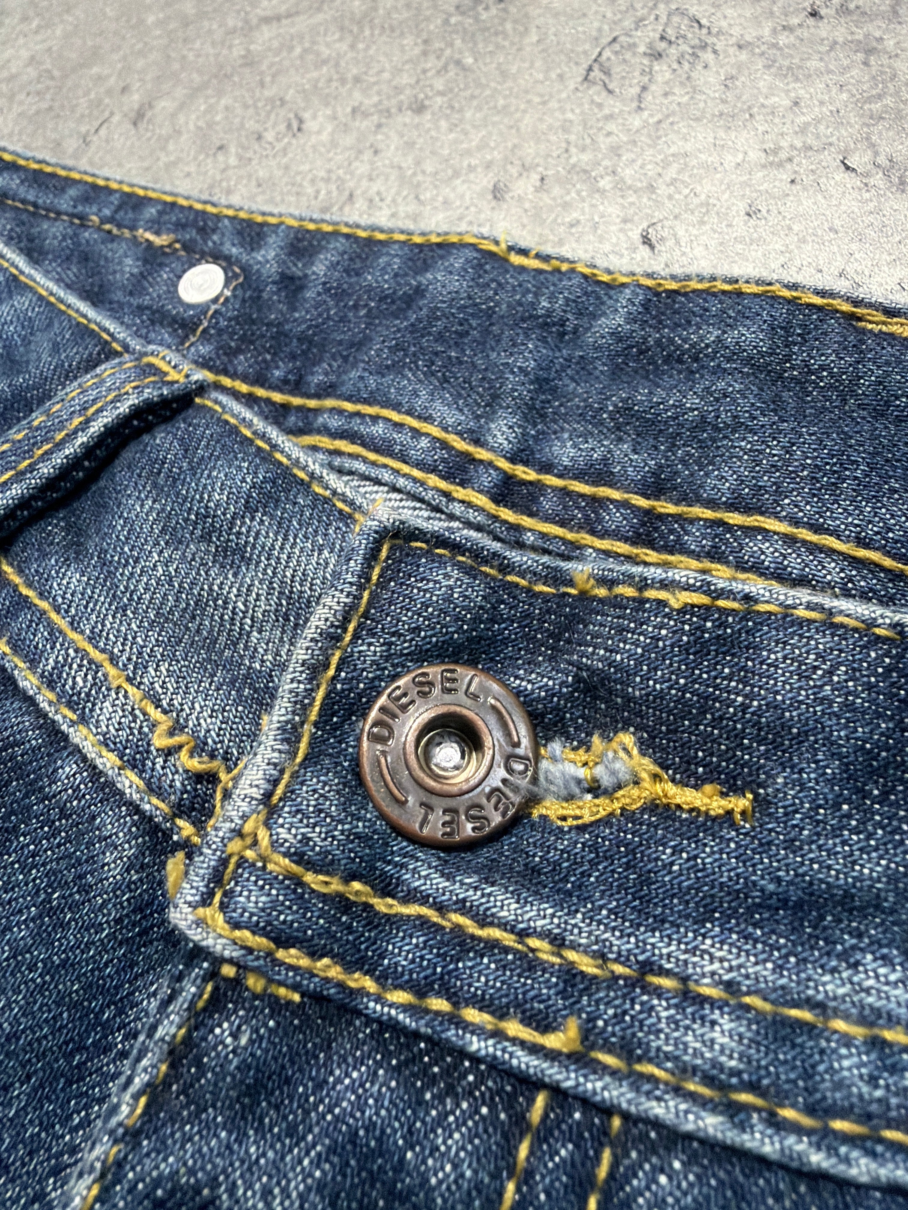 2000s Diesel low waist jeans flare flared vintage rare