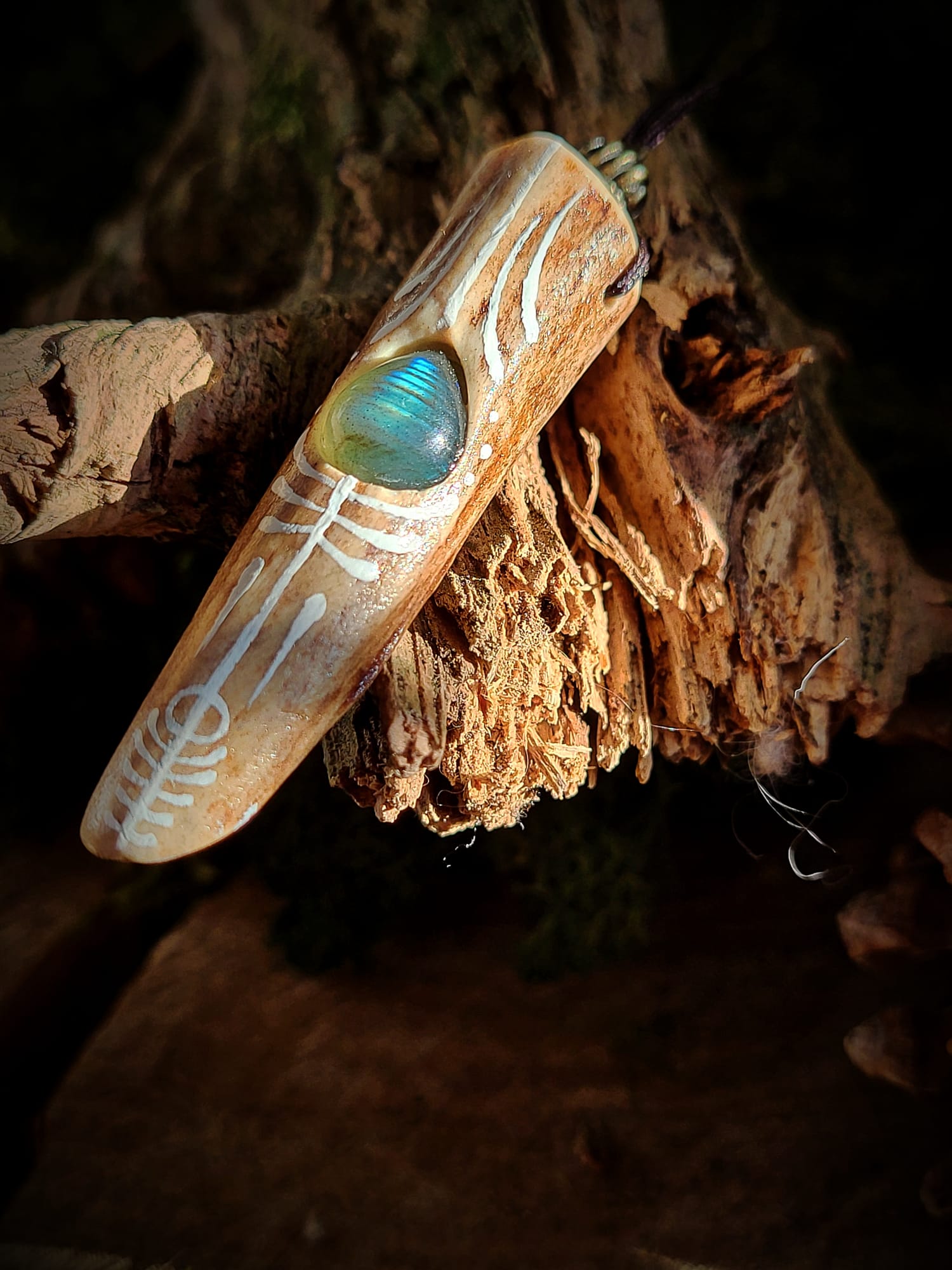 Forest talisman leśny naszyjnik - sarni ,,kieł” z labradorytem