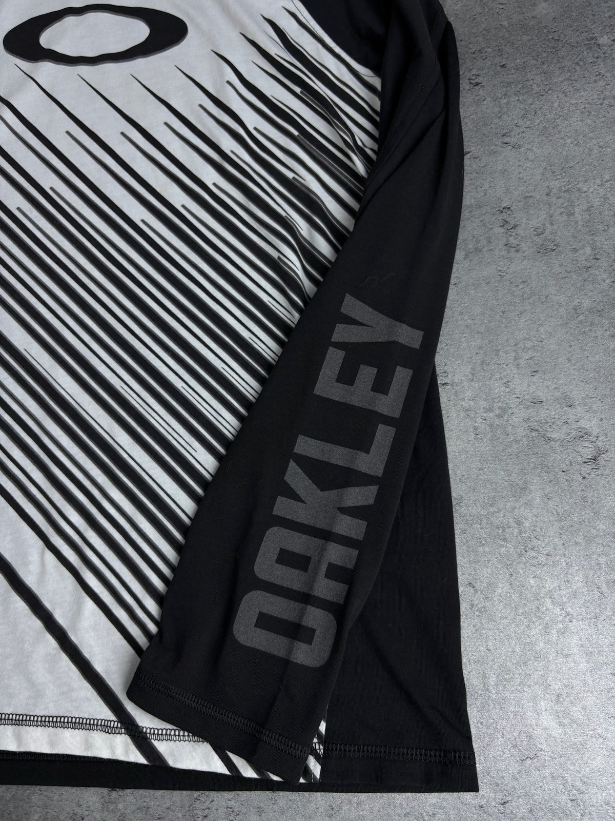 Oakley Center Logo Lightweight Active Hoodie
