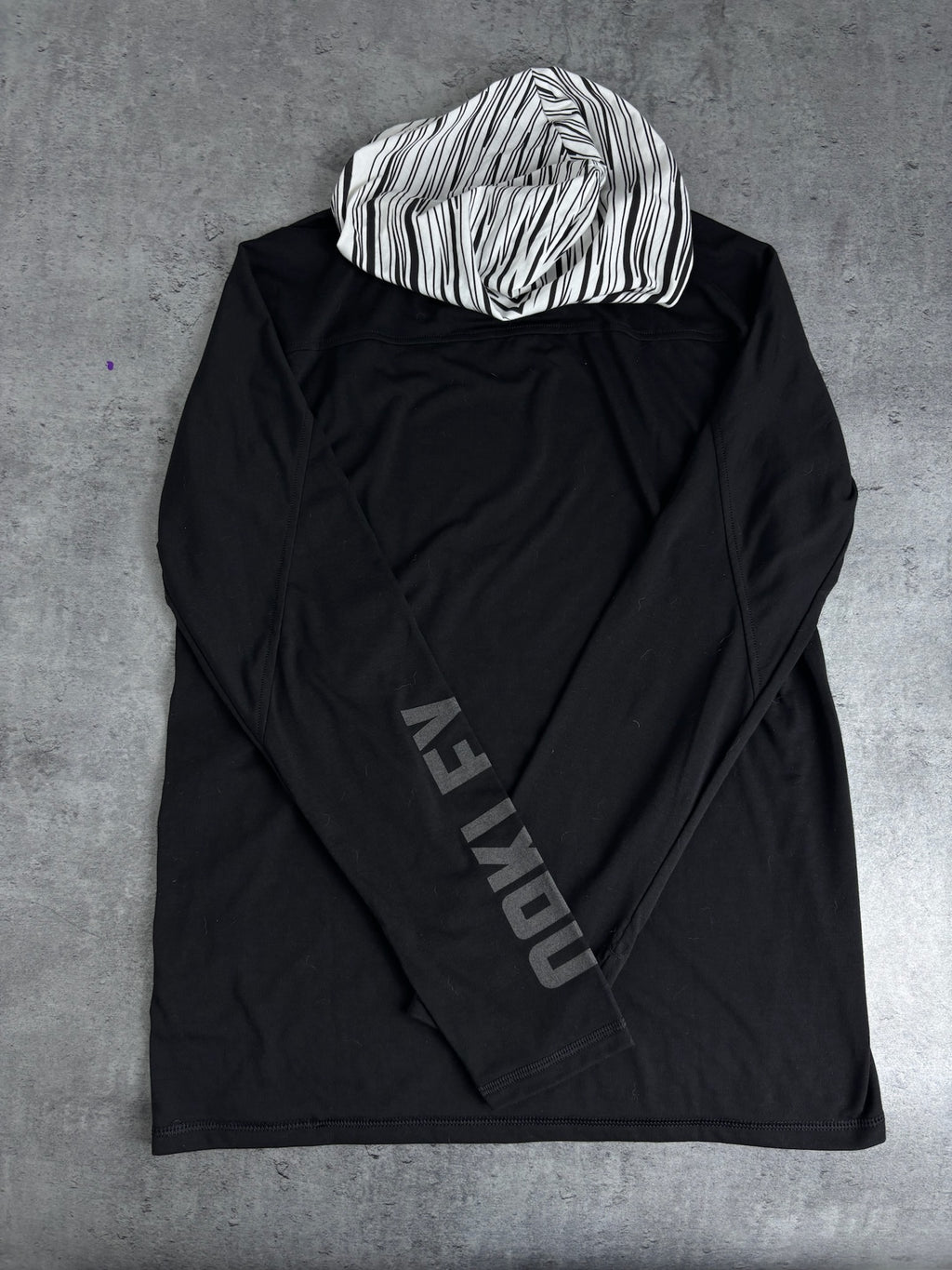 Oakley Center Logo Lightweight Active Hoodie