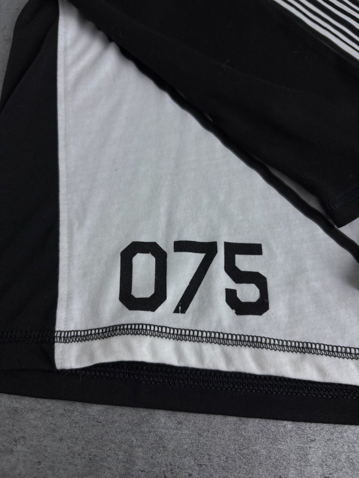 Oakley Center Logo Lightweight Active Hoodie