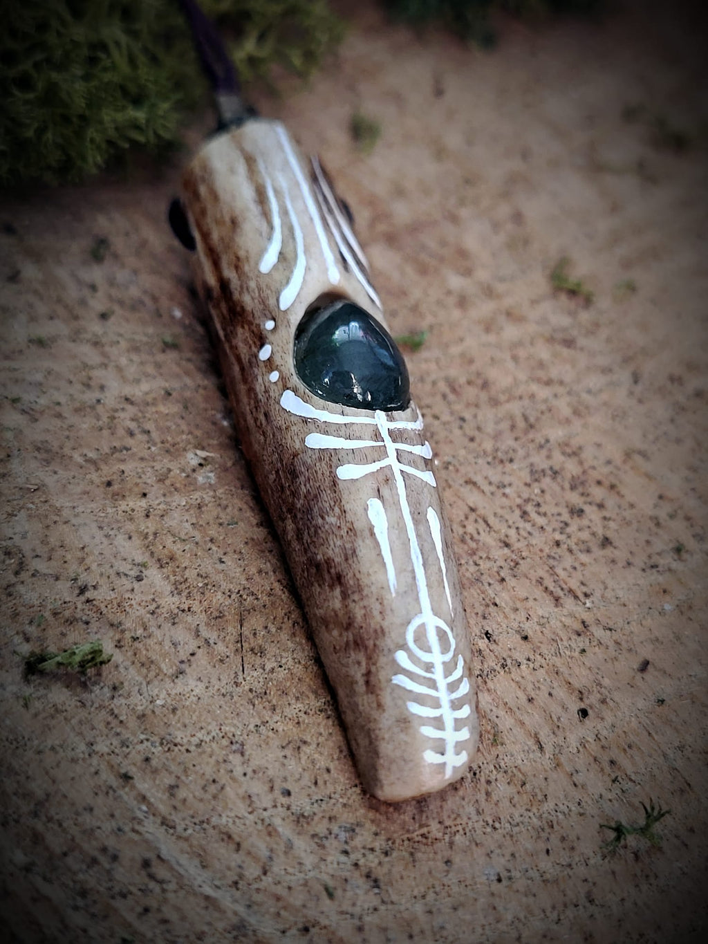 Forest talisman leśny naszyjnik - sarni ,,kieł” z labradorytem