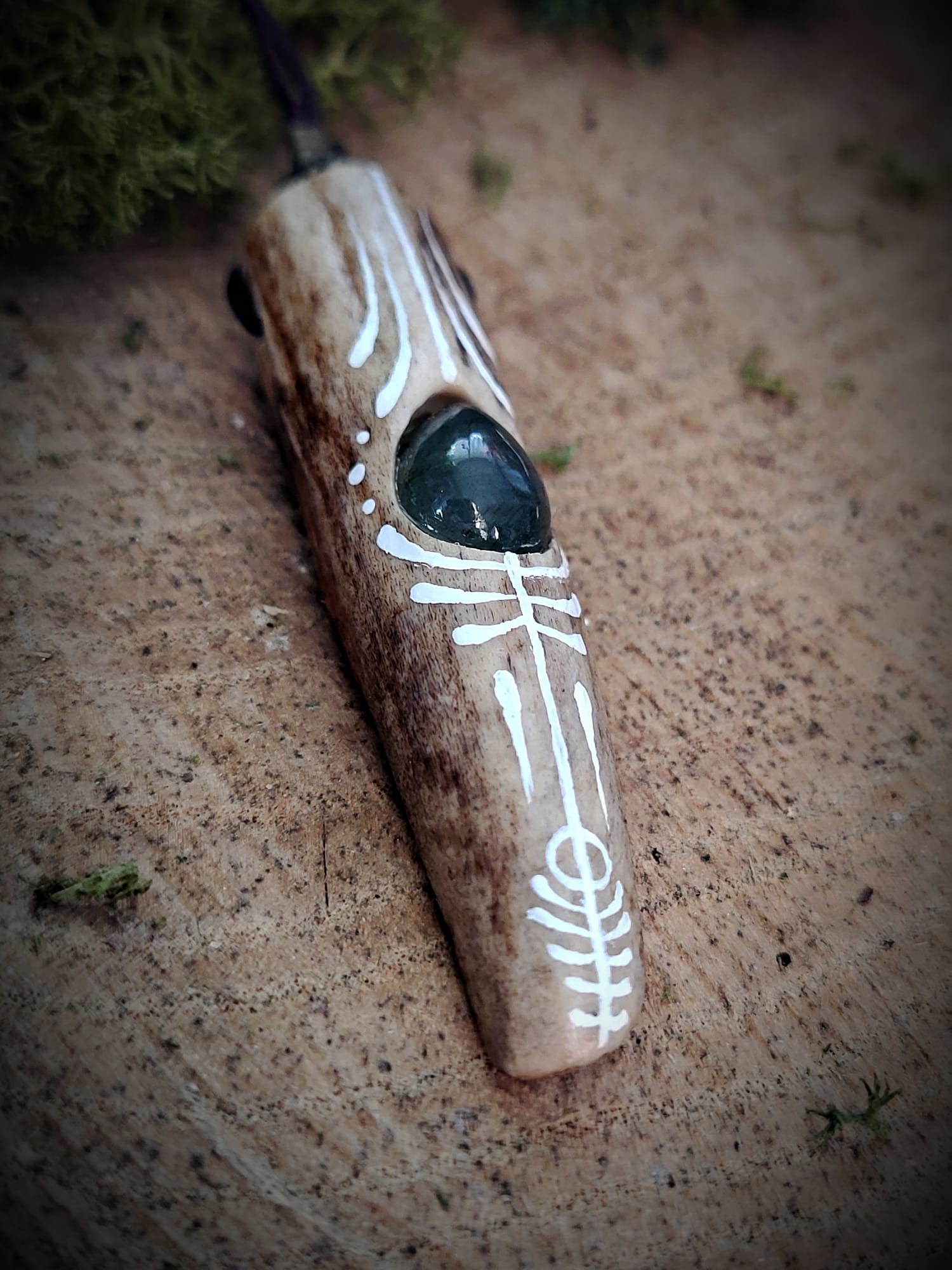 Forest talisman leśny naszyjnik - sarni ,,kieł” z labradorytem