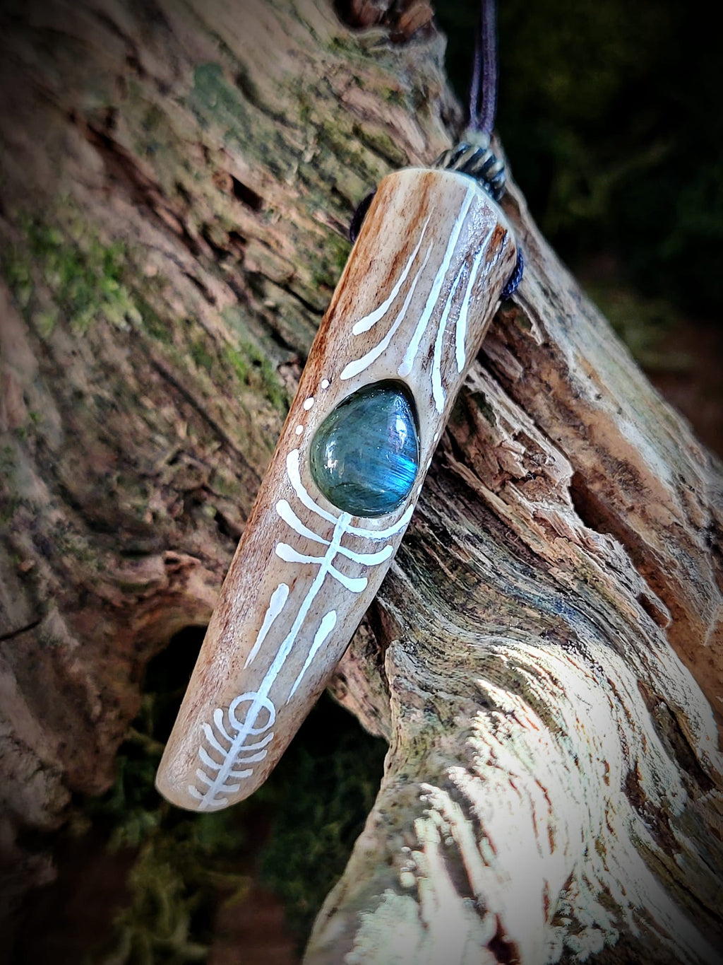 Forest talisman leśny naszyjnik - sarni ,,kieł” z labradorytem