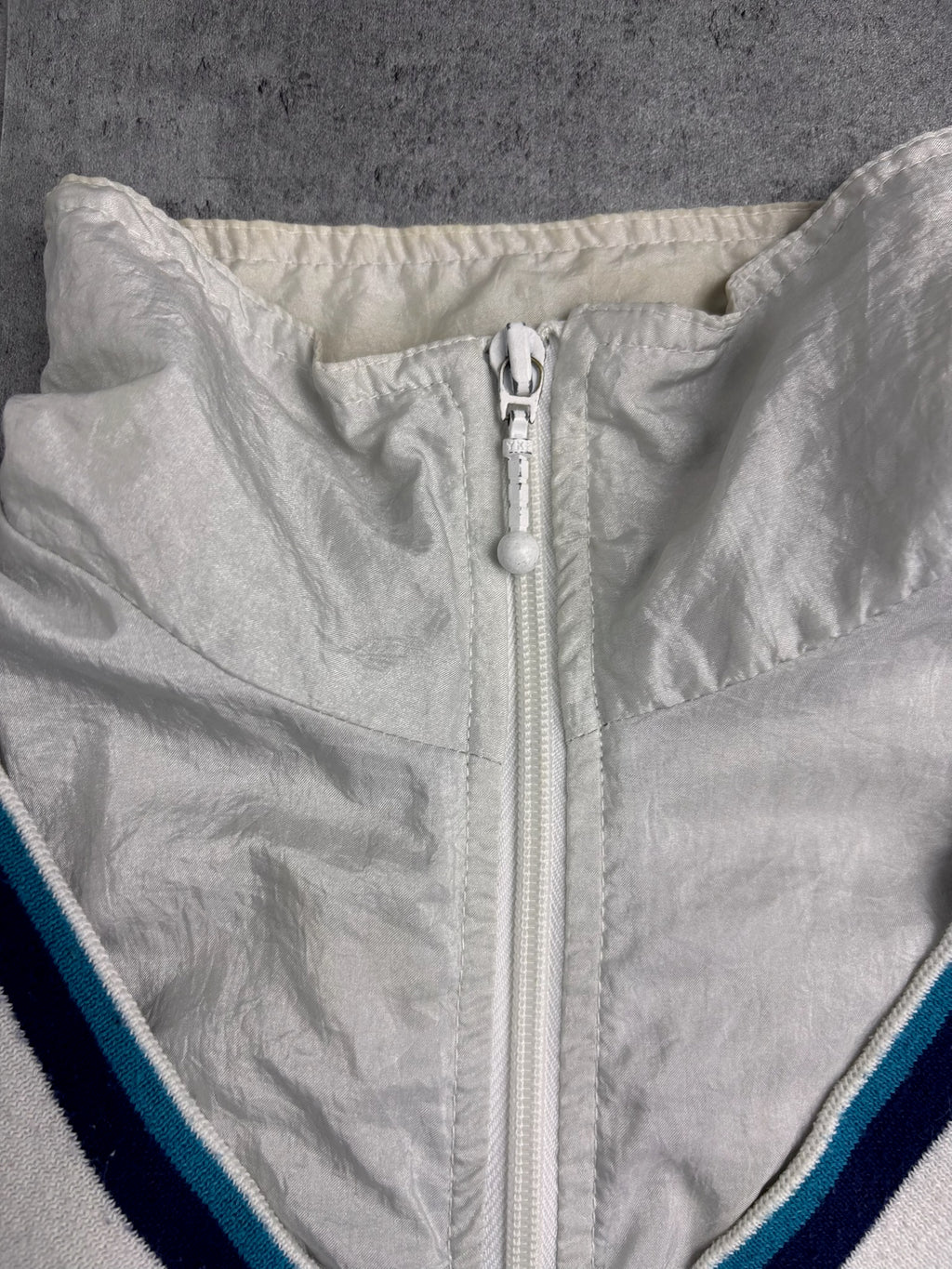 Rare 90s Nike Zip Up Windbreaker Track Jacket with Graphic Vintage Kurtka