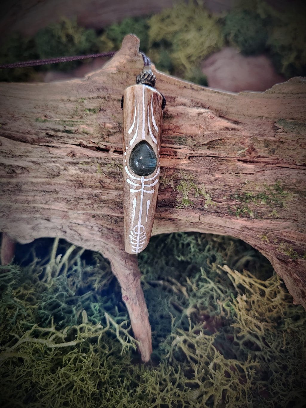 Forest talisman leśny naszyjnik - sarni ,,kieł” z labradorytem