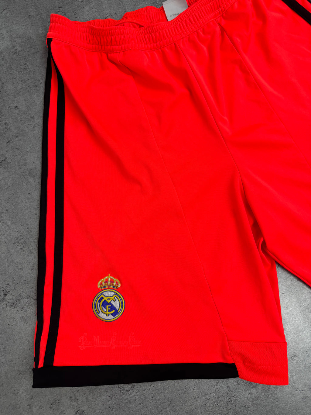 2012 Real Madrid Goalkeeper Shorts Spodenki sportowe piłkarskie kolekcjonerskie Adidas