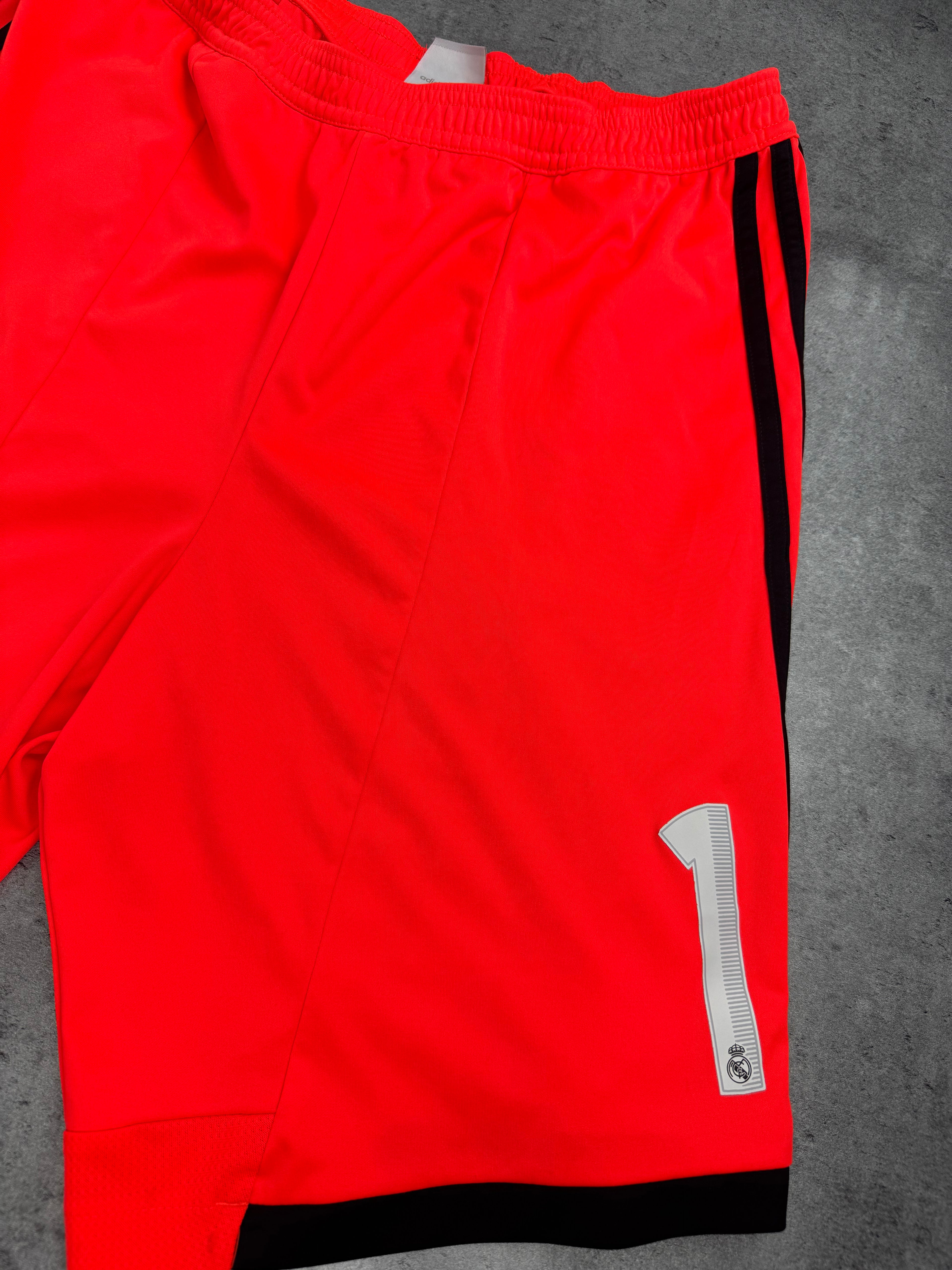 2012 Real Madrid Goalkeeper Shorts Spodenki sportowe piłkarskie kolekcjonerskie Adidas