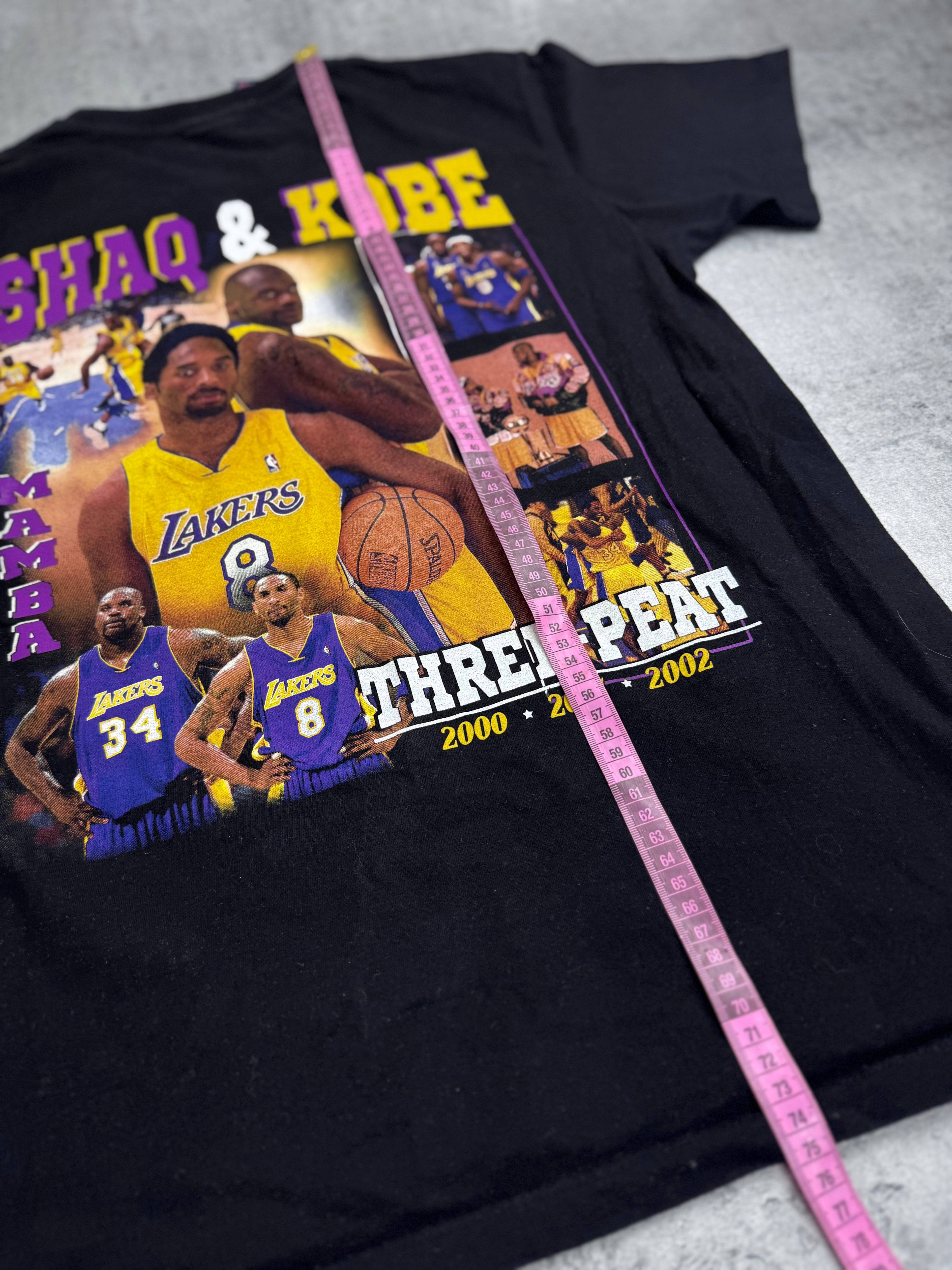 Shaq & Kobe Three Peat Rap Tee Koszulka Los Angeles Lakers 2000 2001 2002 Rare Vintage Championship