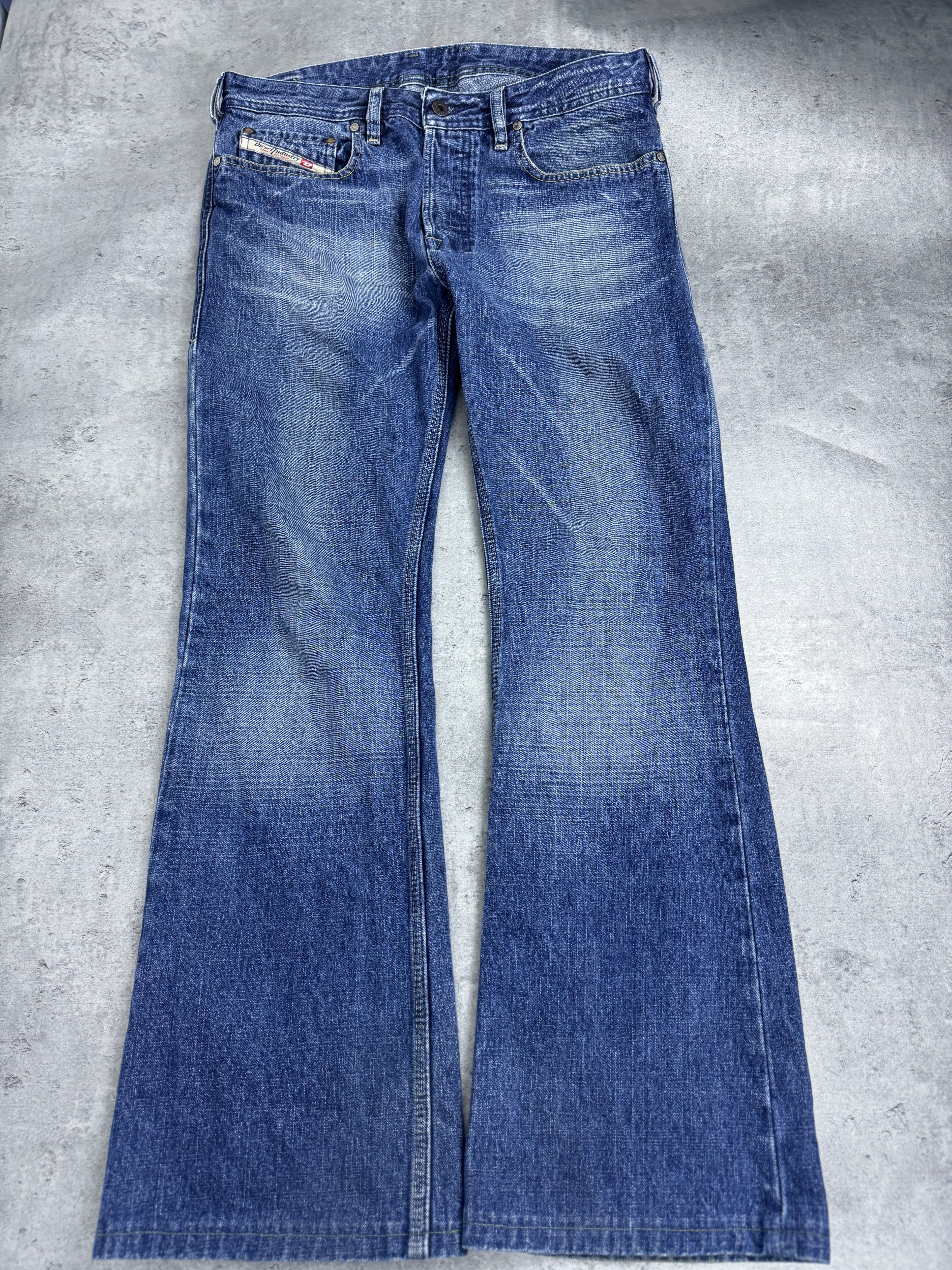 Diesel Industry Bootcut Spodnie Poszerzane Dzwony Flared y2k Jeansy Jeansowe 2000s Era Back Pocket Embroidery
