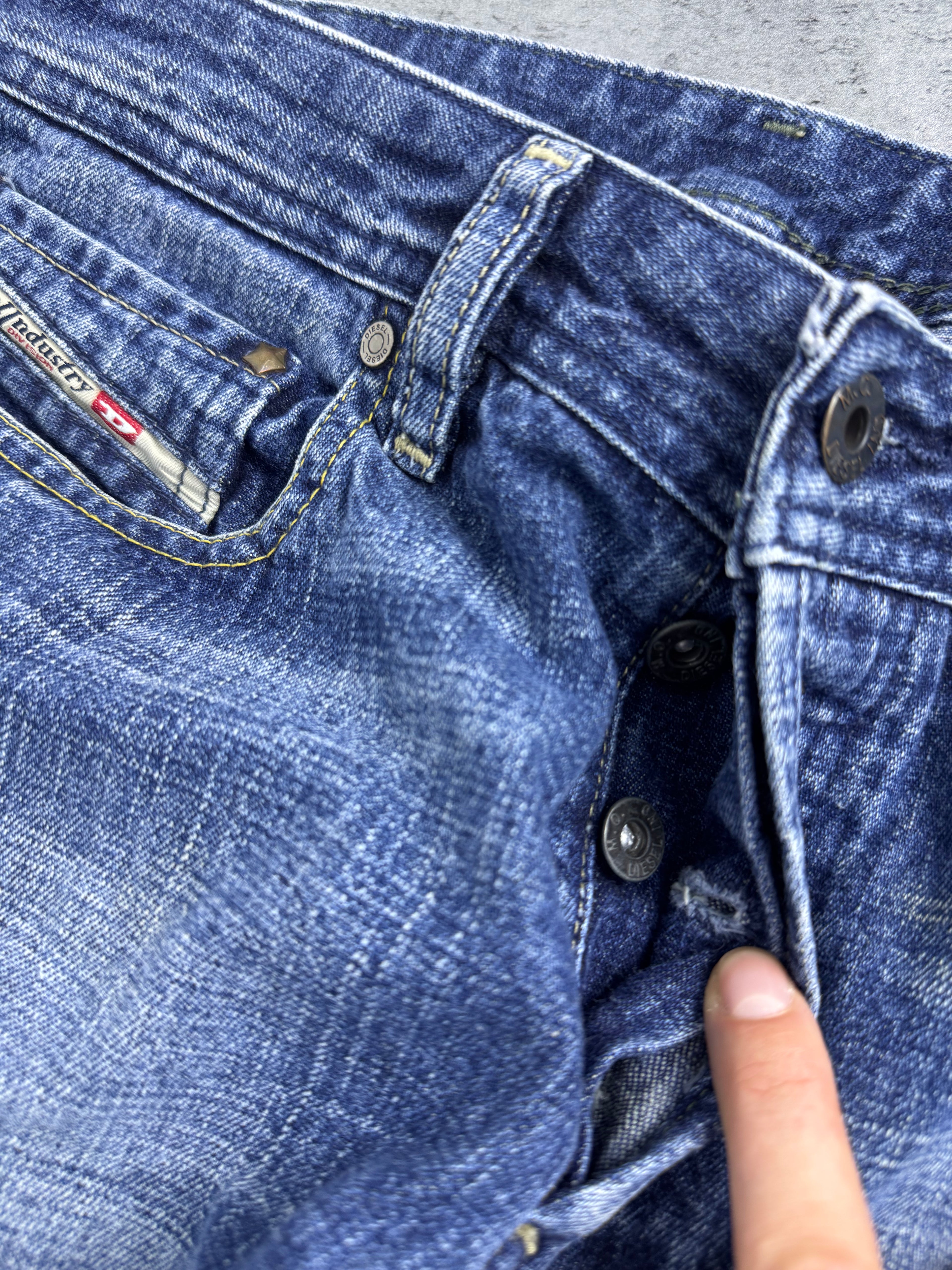 Diesel Industry Bootcut Spodnie Poszerzane Dzwony Flared y2k Jeansy Jeansowe 2000s Era Back Pocket Embroidery