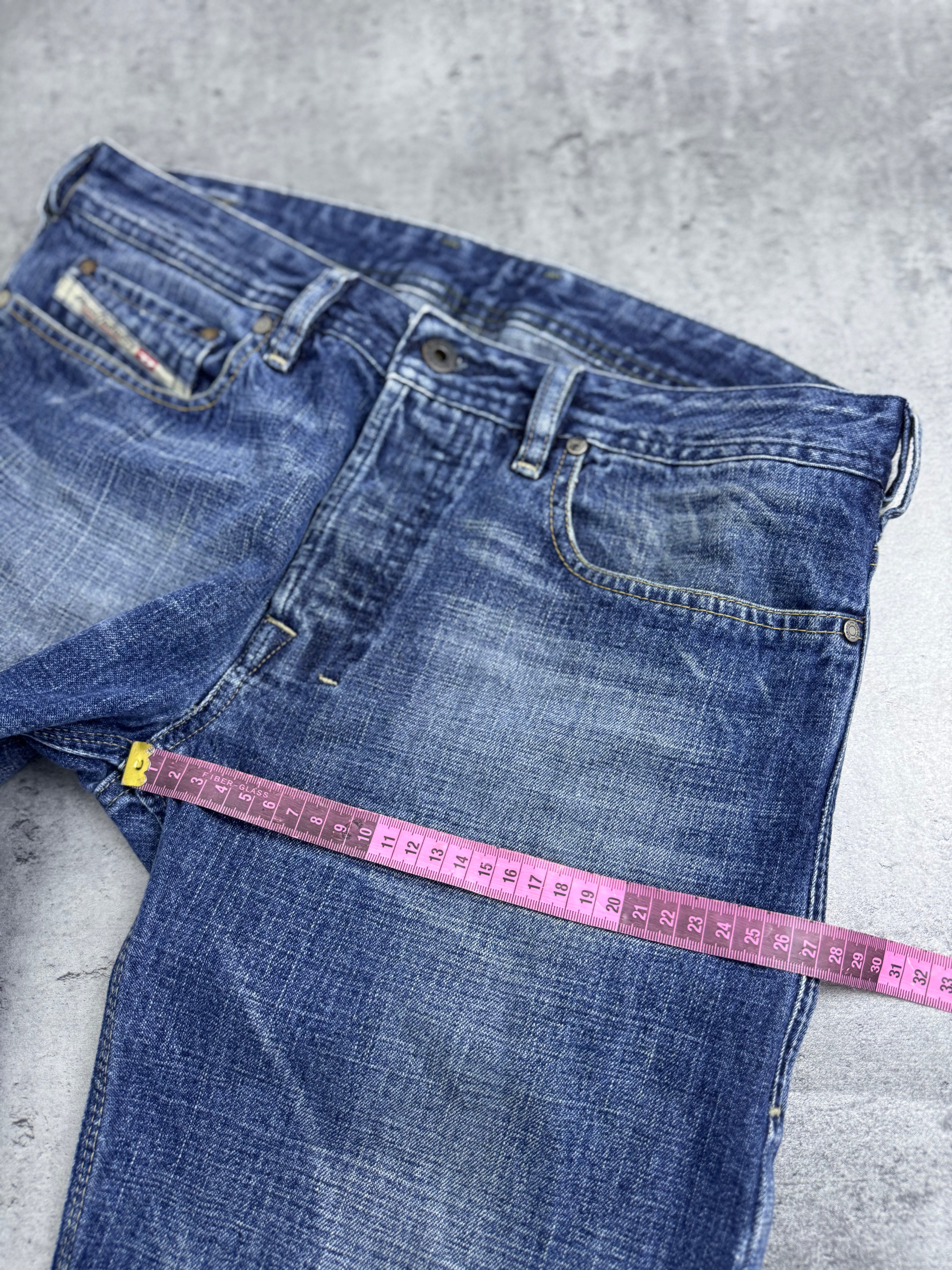 Diesel Industry Bootcut Spodnie Poszerzane Dzwony Flared y2k Jeansy Jeansowe 2000s Era Back Pocket Embroidery