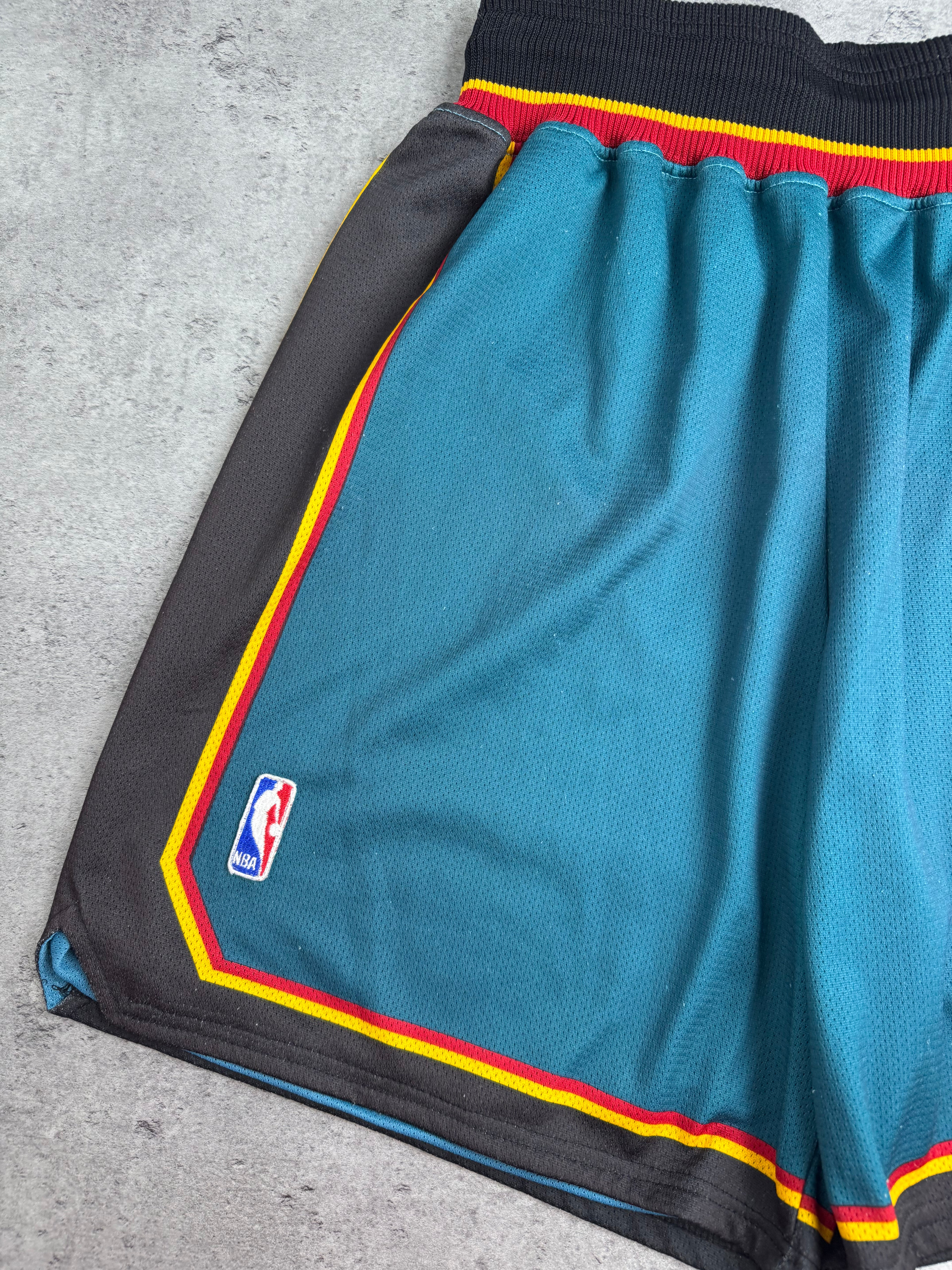 1996 Champion Detroit Pistons Spodenki Sportowe Koszykarskie Meczowe Vintage 90s NBA Shorts