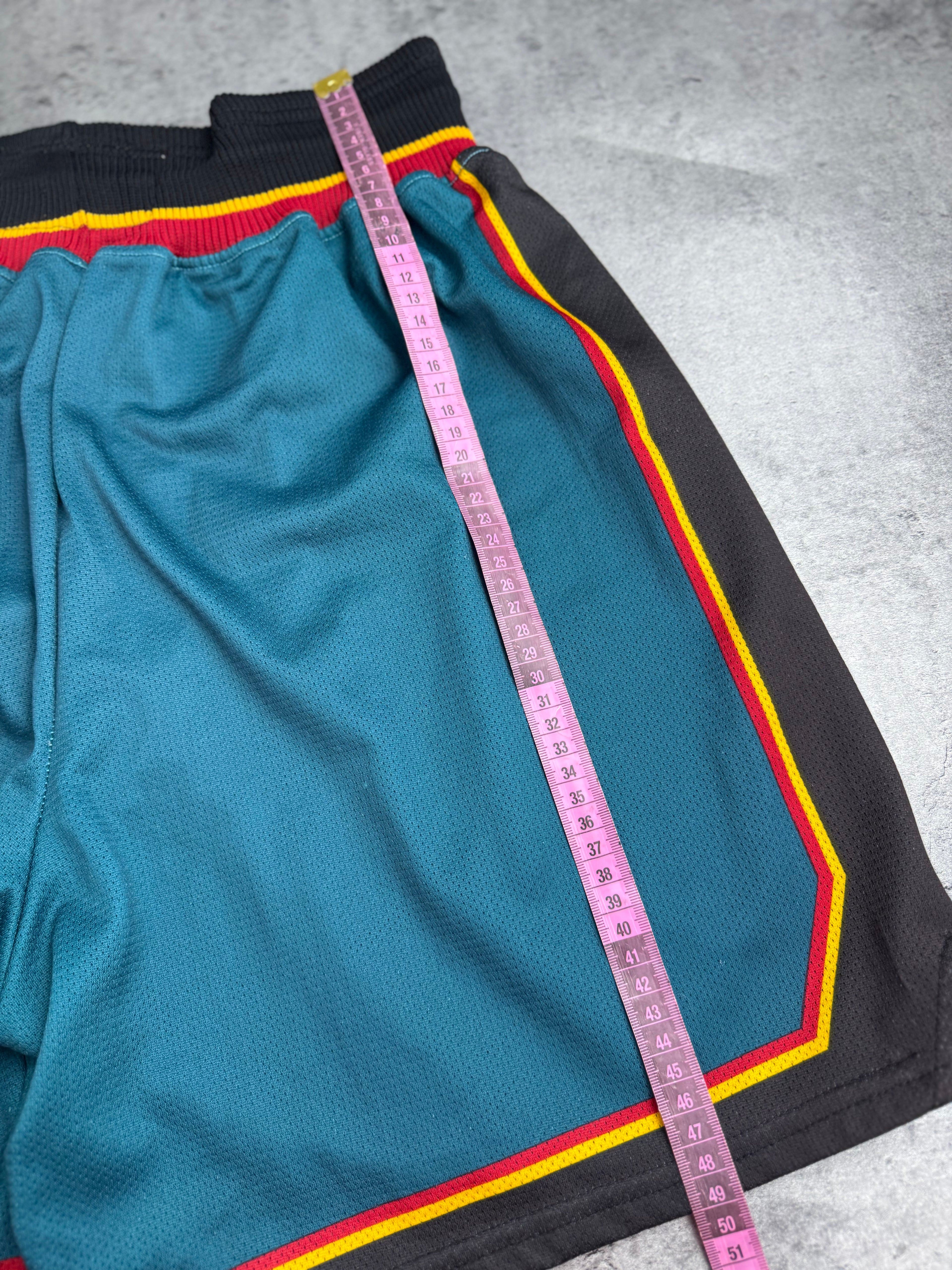 1996 Champion Detroit Pistons Spodenki Sportowe Koszykarskie Meczowe Vintage 90s NBA Shorts