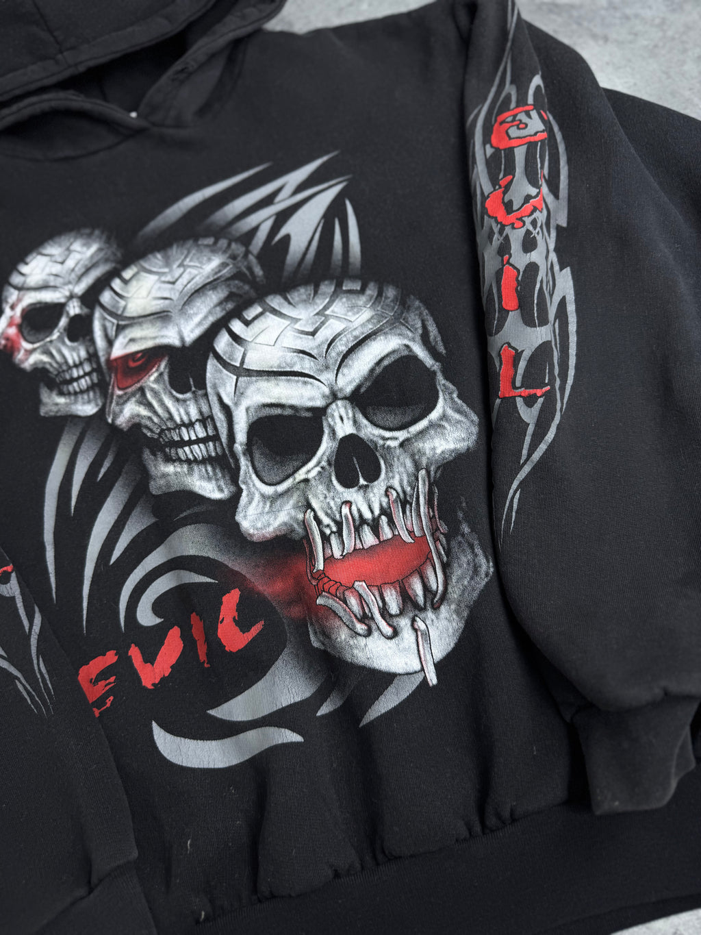 Triple Skull Evil Tribal Hoodie Double Sided Graphic Bluza z Kapturem Rare Y2K