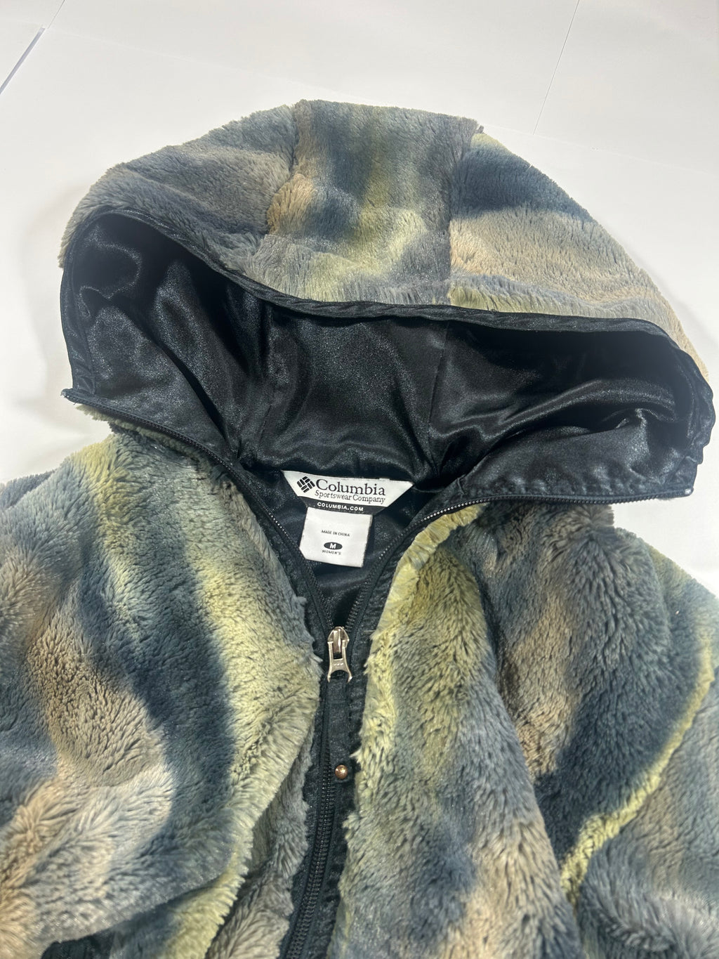 Ocieplana bluza Columbia z futrem w stylu y2k