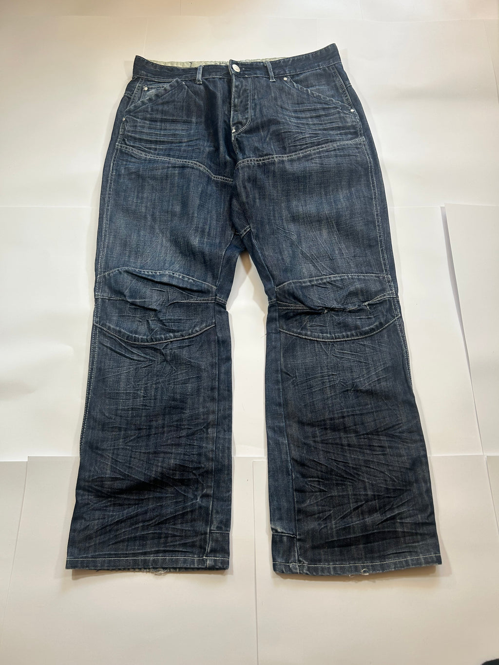 Baggy jeans denim z nadrukami na tylnych kieszeniach