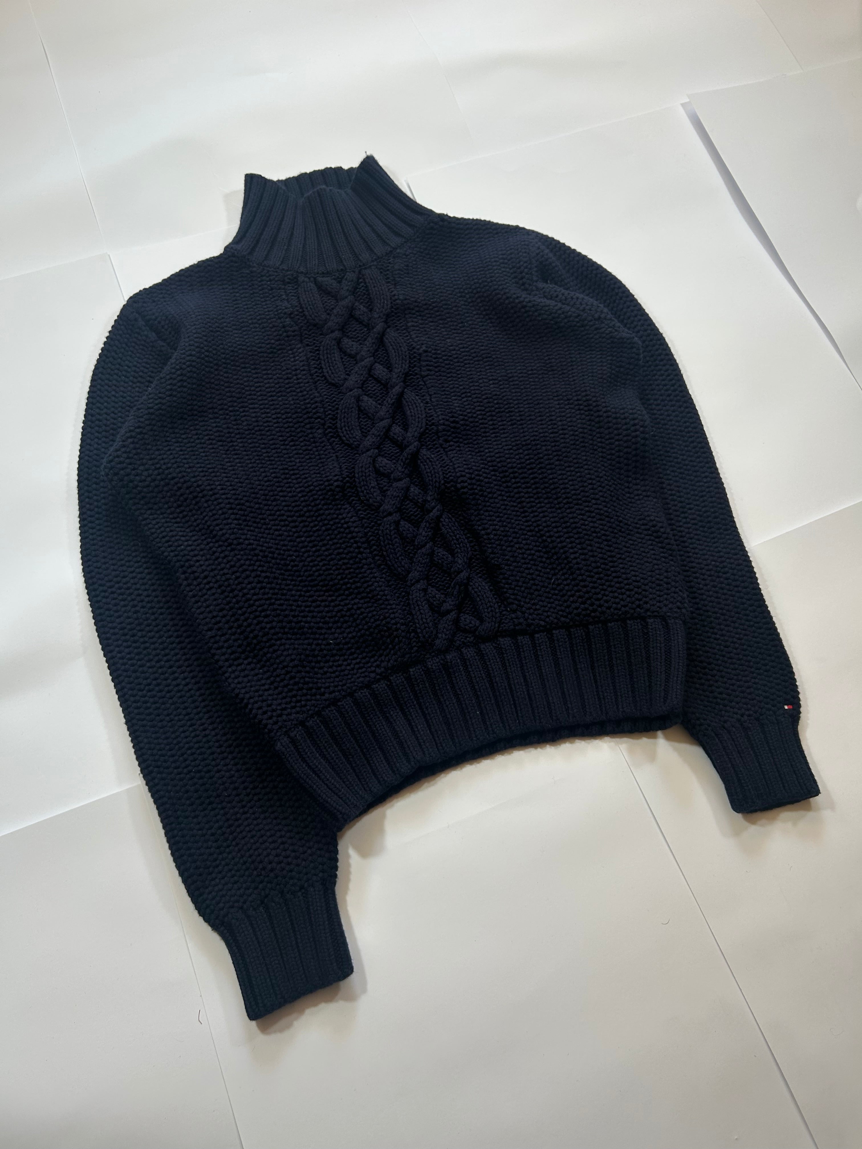 Sweter z warkoczem Tommy Hilfiger granatowy