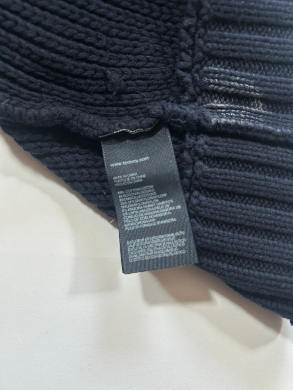 Sweter z warkoczem Tommy Hilfiger granatowy