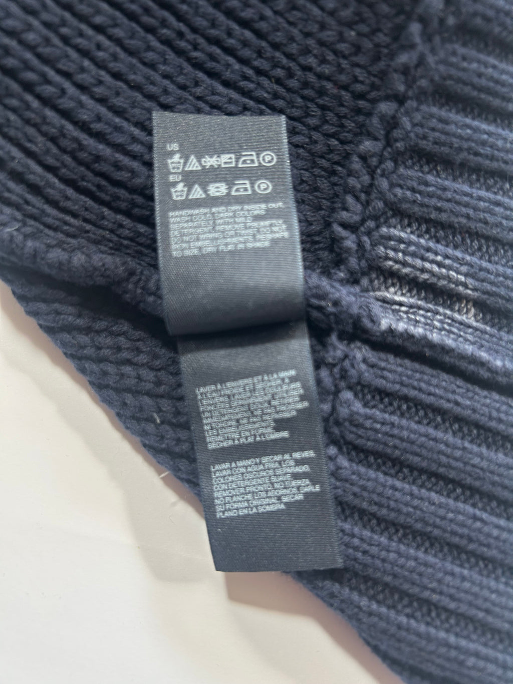 Sweter z warkoczem Tommy Hilfiger granatowy