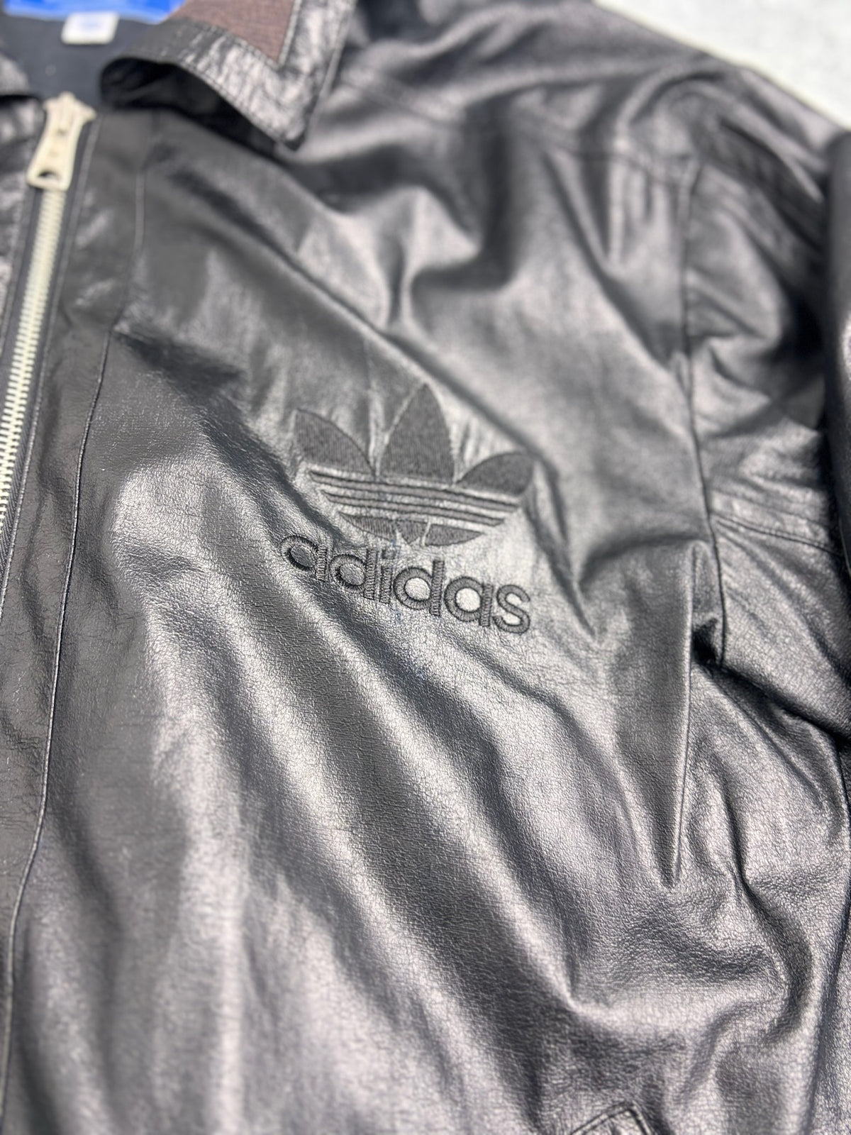 ADIDAS FAUX LEATHER JACKET IMITACJA SKÓRY 2010 ROK RARE TRACKSUIT JACKET ROZPINANA Y2K
