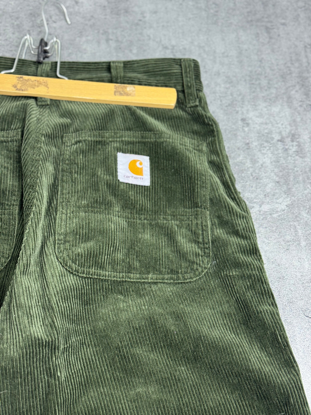 Carhartt Khaki Zielone Oliwkowe Sztruksowe Corduroy Simple Baggy Spodnie Pant 31 x 32 WIP