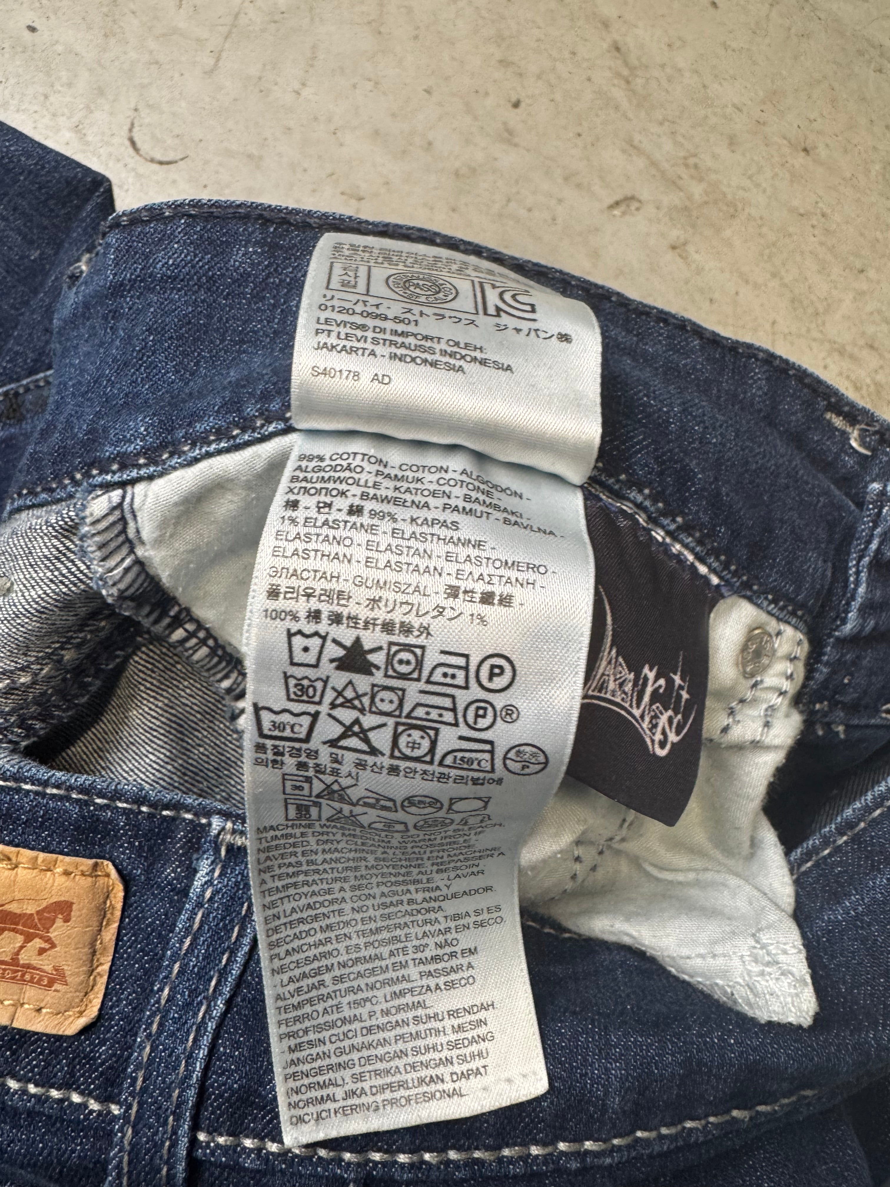 Levi’s Custom Flare Jeans – Painted Heart Detail