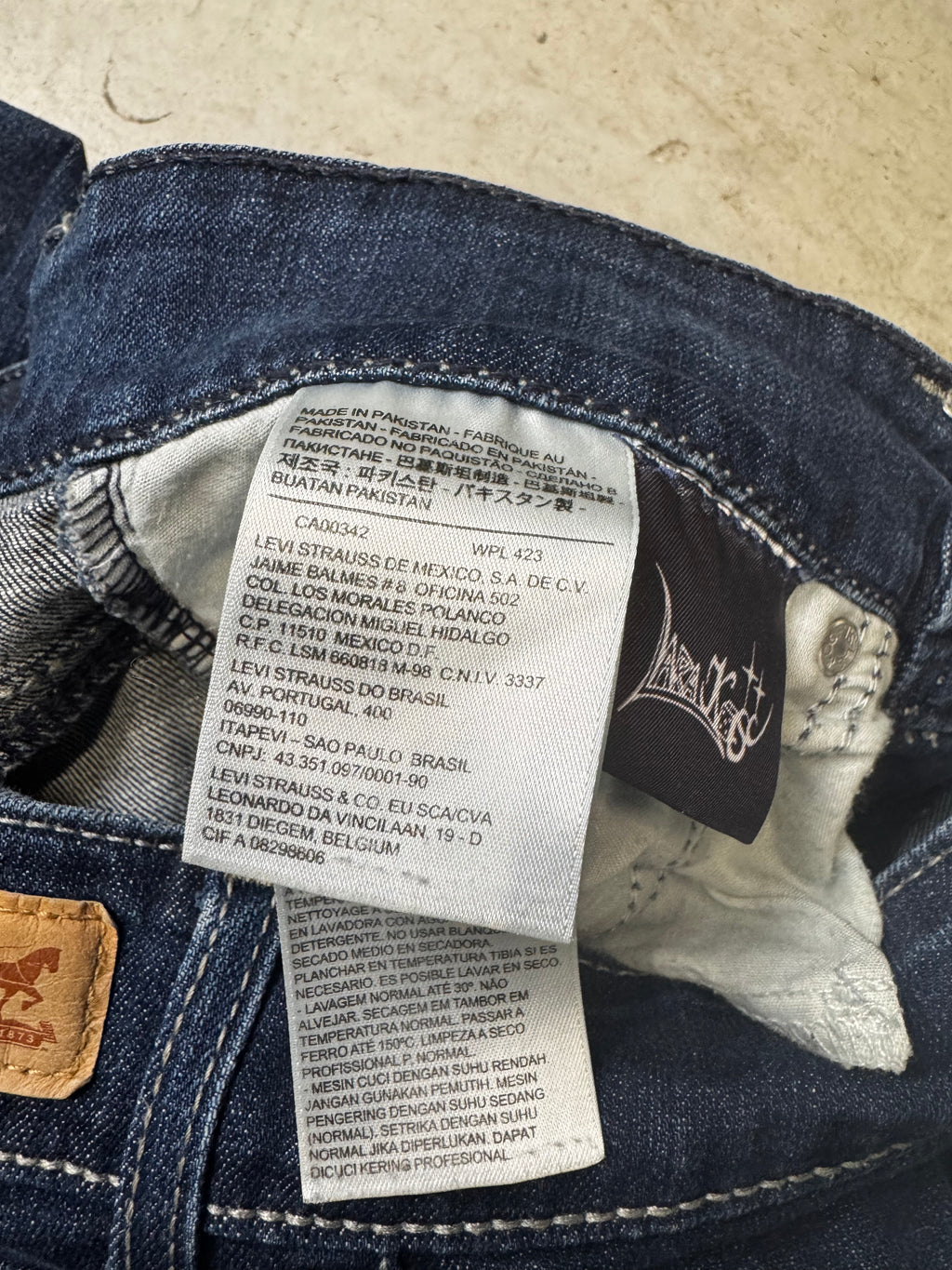 Levi’s Custom Flare Jeans – Painted Heart Detail