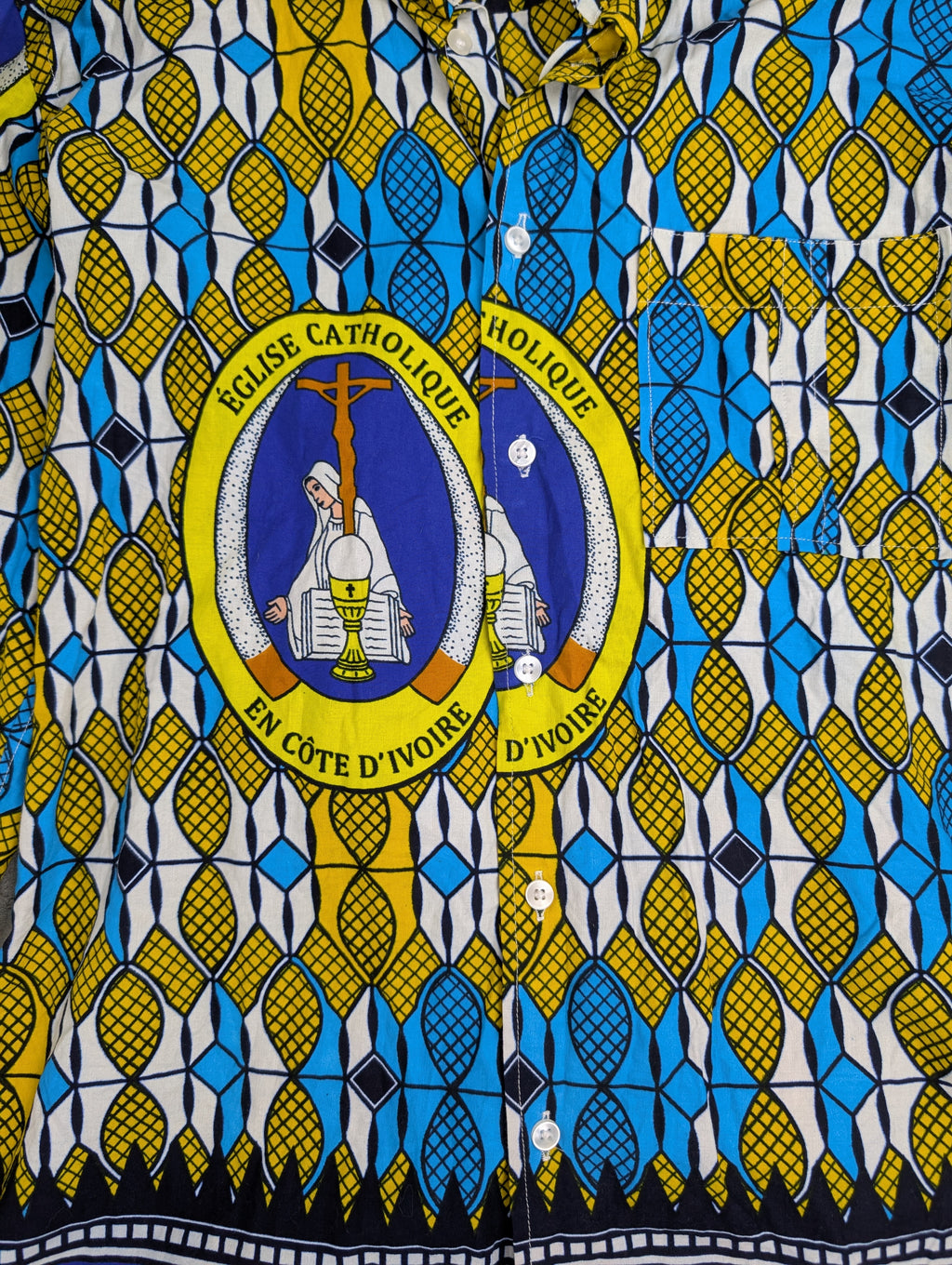 80s/90s Vintage Koszula AOP All over print Chrześcijańska z Wybrzeża Kości Słoniowej Katolicki Motyw Travel Souvenir