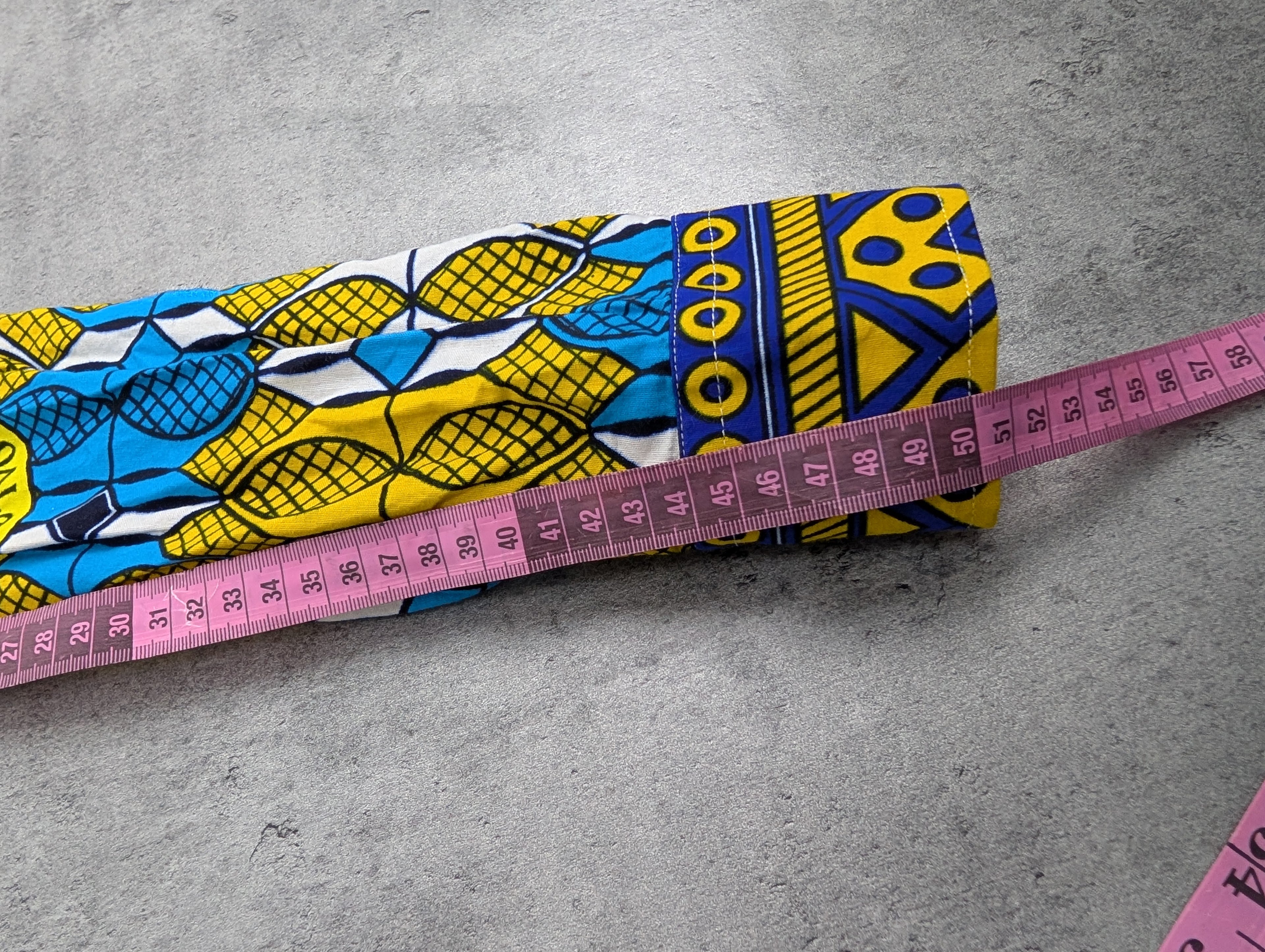 80s/90s Vintage Koszula AOP All over print Chrześcijańska z Wybrzeża Kości Słoniowej Katolicki Motyw Travel Souvenir
