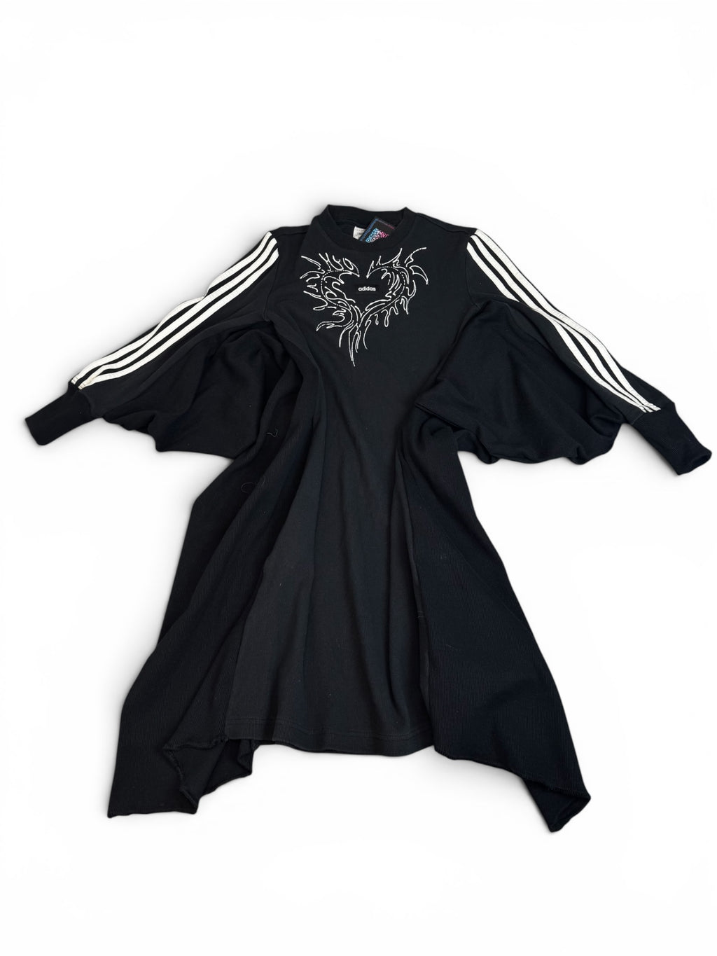 Custom: Unikalna Sukienka Oversize z Ręcznie Malowanym Tribal Heart