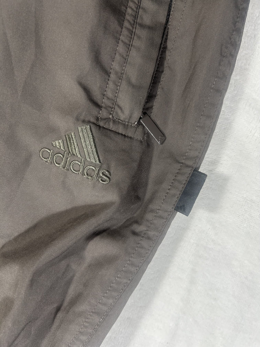 Brązowe dresy Adidas 2000 rok