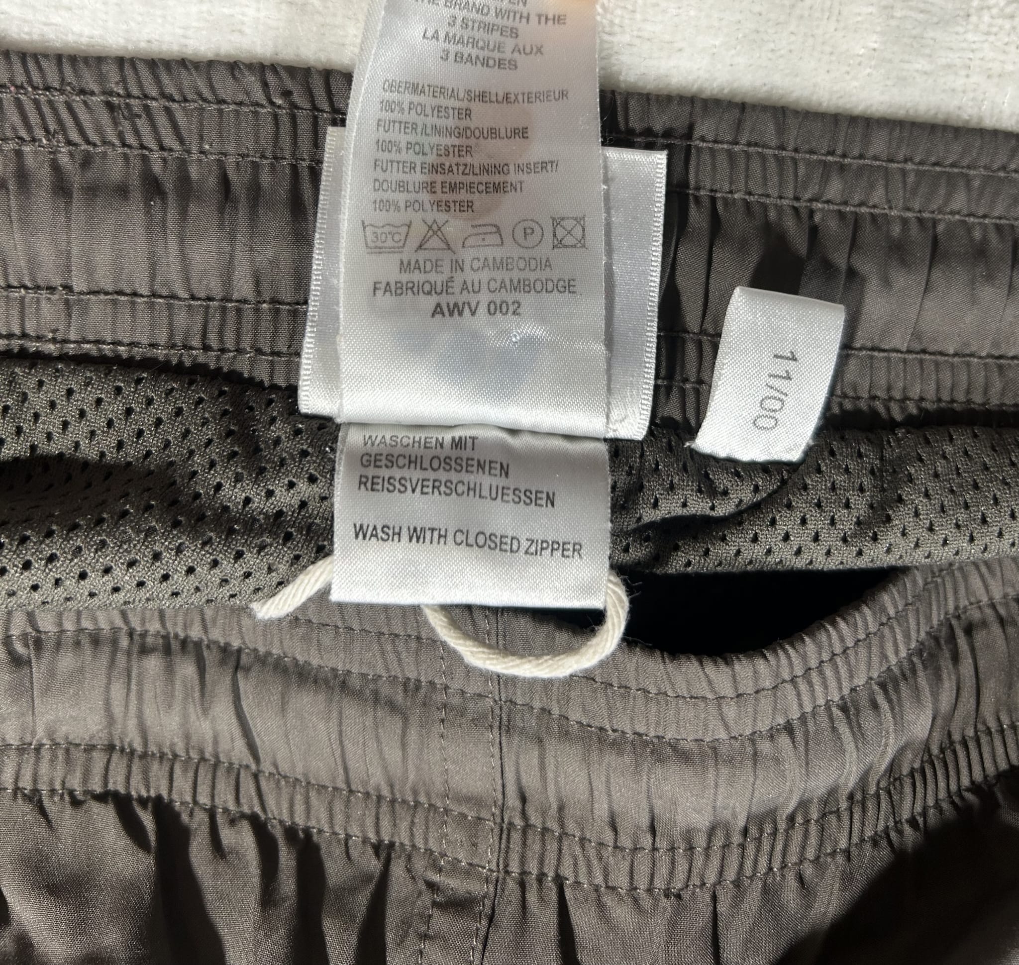 Brązowe dresy Adidas 2000 rok