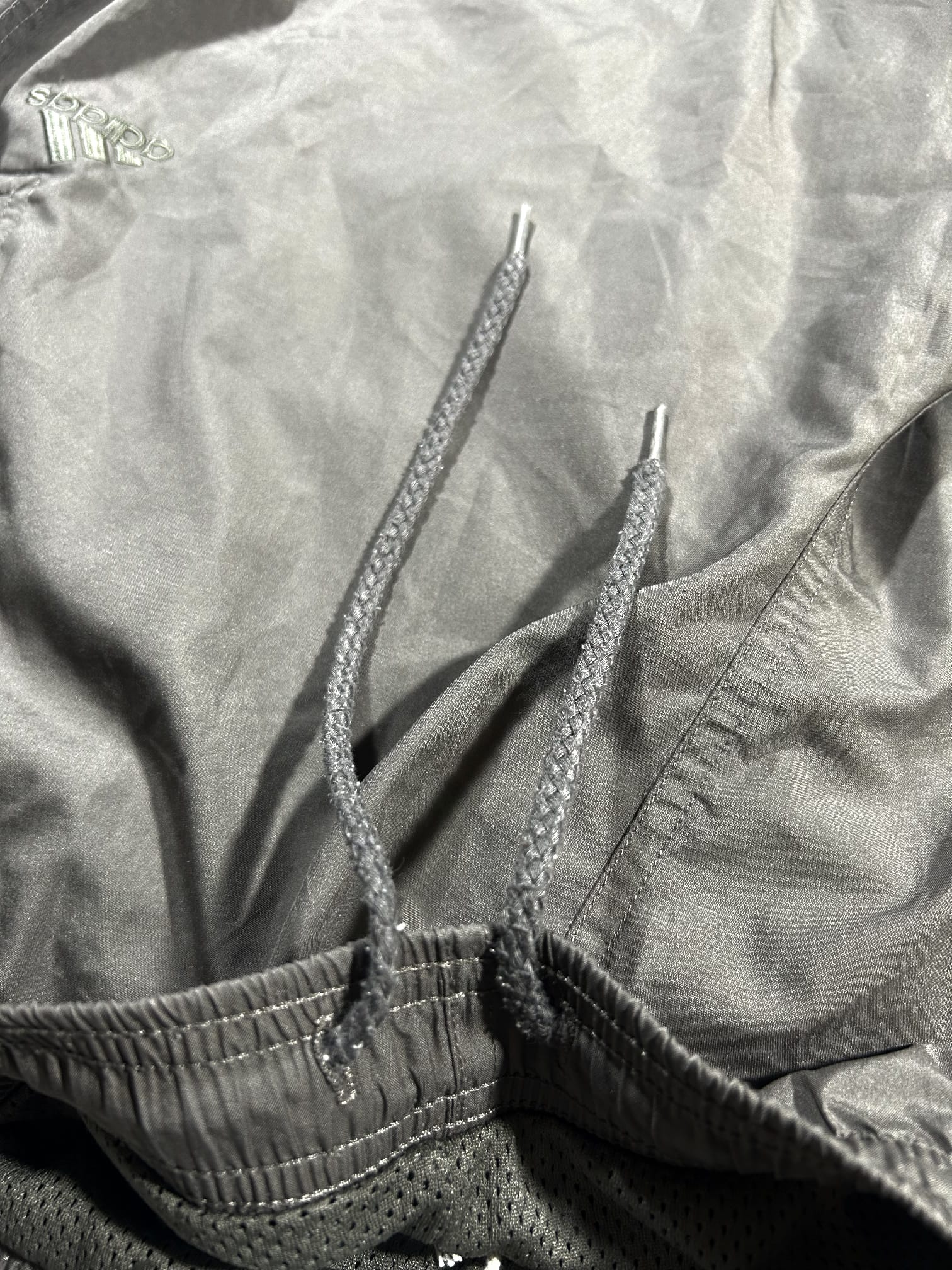 Brązowe dresy Adidas 2000 rok