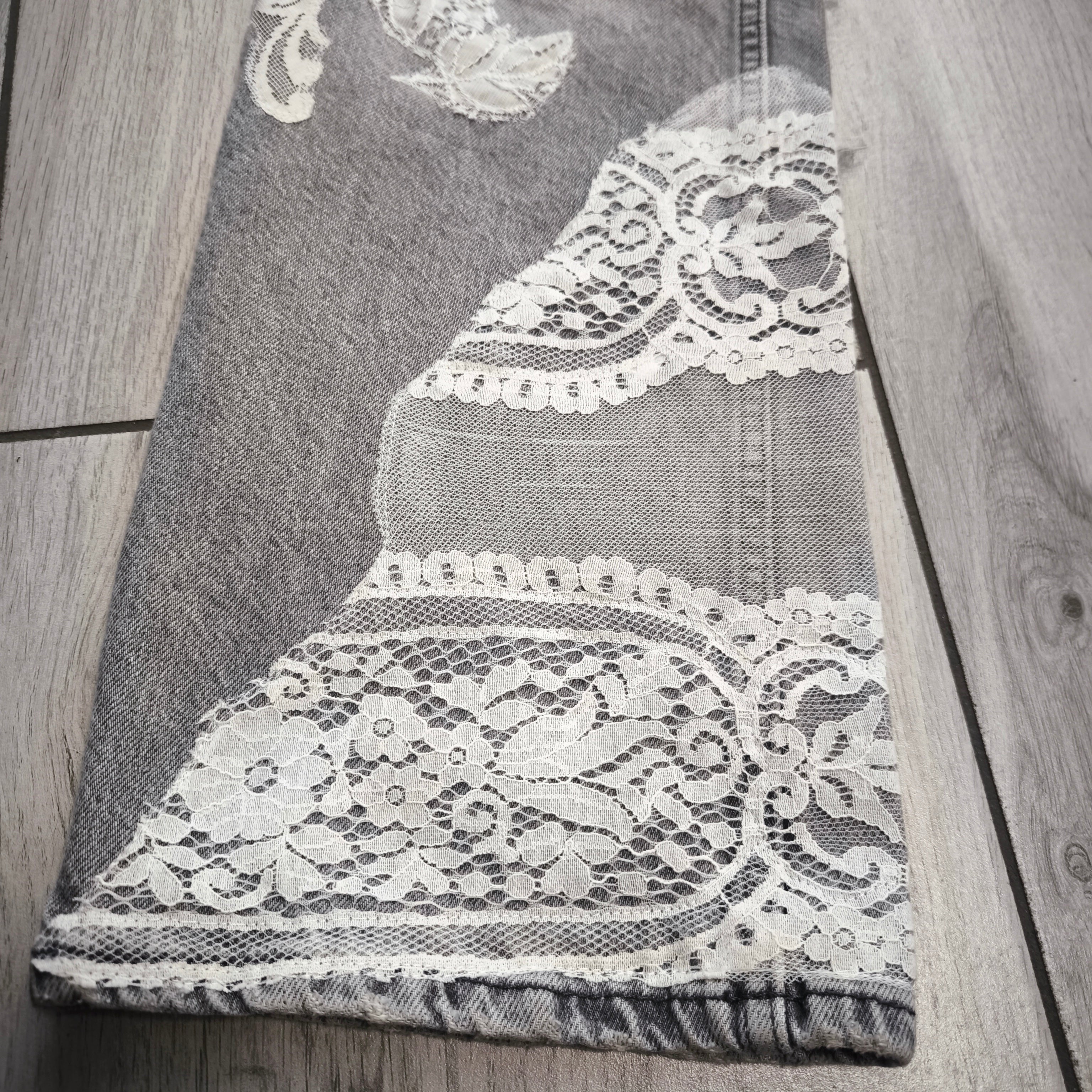Jeansy damskie handmade upcykling romantic lace
